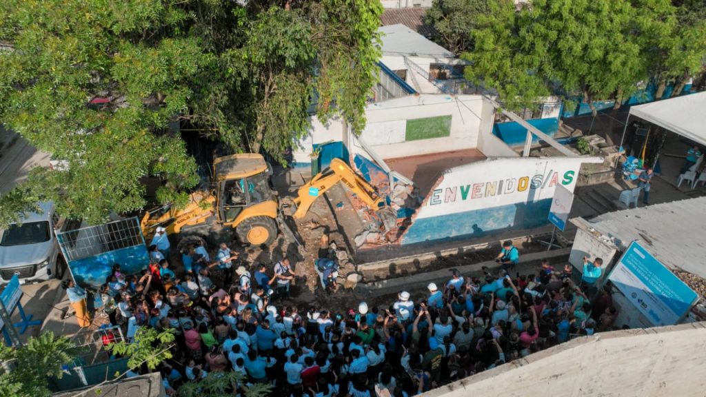 Inician reconstrucción de Centro Escolar de la colonia Santa Cruz, de Chalchuapa