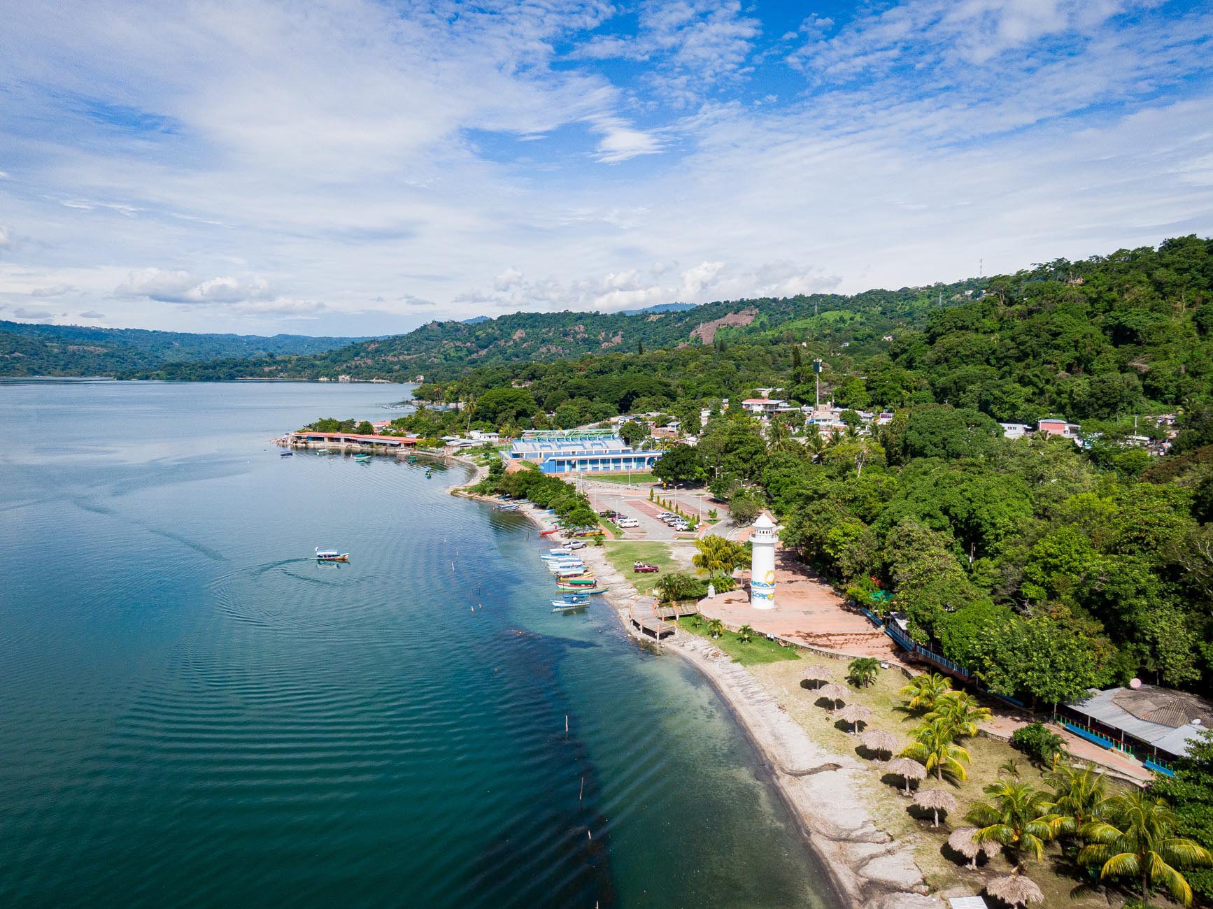 Impulsan nuevos destinos en el lago de Ilopango por la seguridad