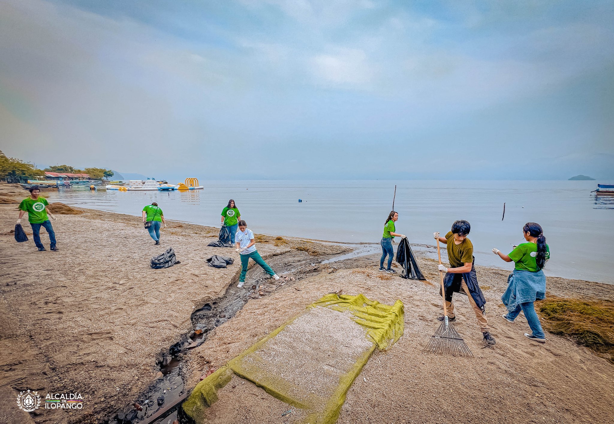 En el Día Internacional de la Tierra, Ilopango realizó una jornada de limpieza