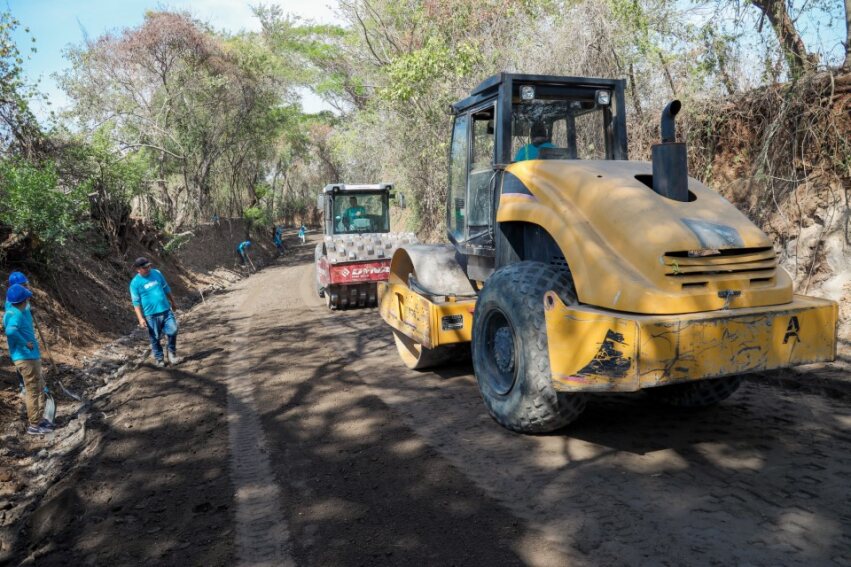 DOM avanza en trabajos de mejoramiento vial en Moncagua, en San Miguel Centro