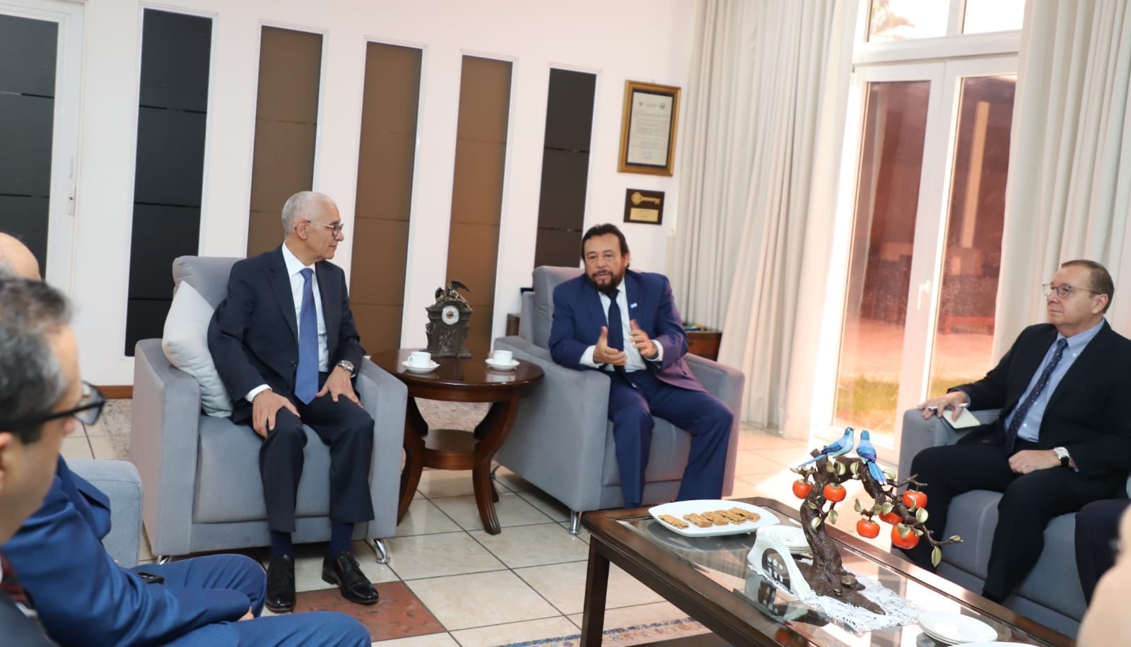 Vicepresidente de El Salvador se reúne con delegación de Marruecos para fortalecer lazos bilaterales